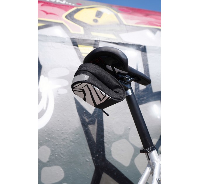 Сумка підсідельна Green Cycle Clipo, чорна, 14,2х8х6,4 см, зі світловідбивачем, на рейли