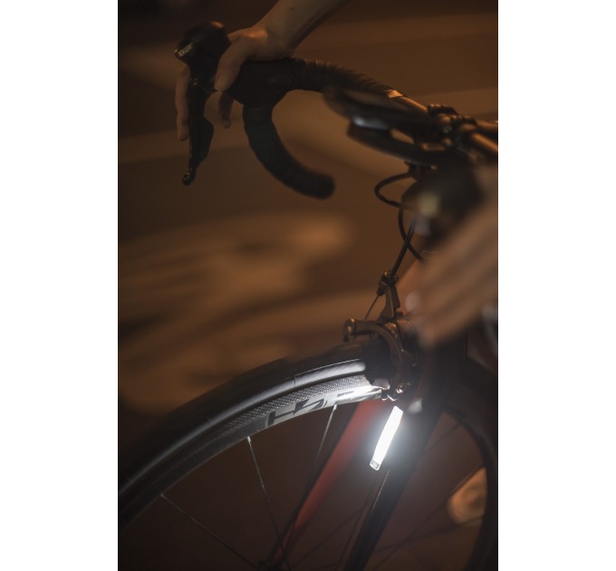 Мигалка задняя Knog Plus Rear 20 Lumens, полупрозрачная