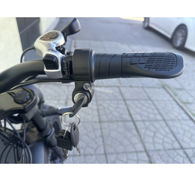 Велосипед ST 20+" Corso KOMODO 60V 21AH 1200W 2026 чорно-сірий